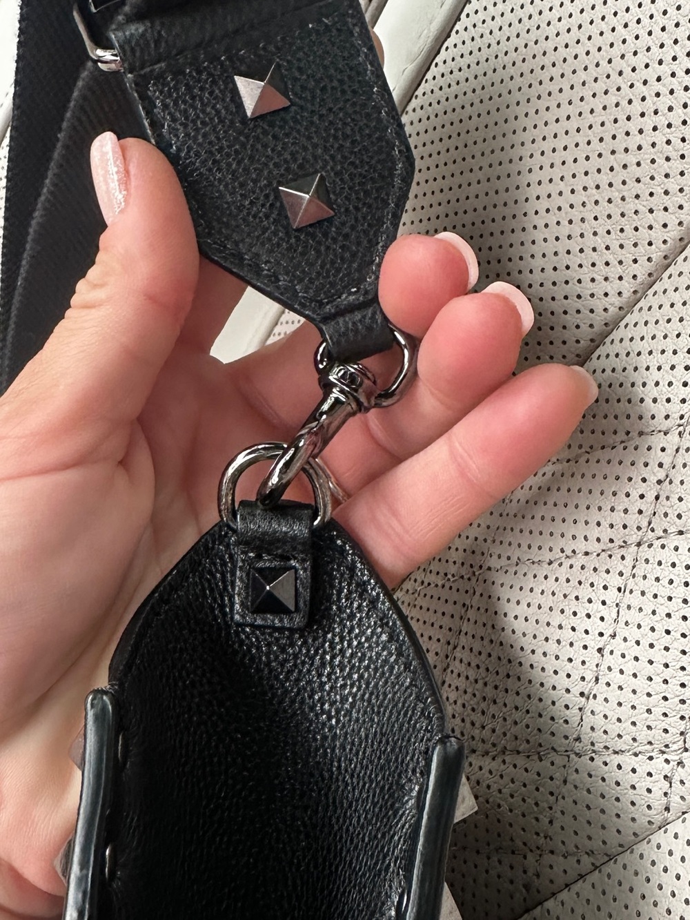 Valentino Garavani Grained Calfskin Rockstud Hobo Shoulder Bag Black - Picture 5 of 14